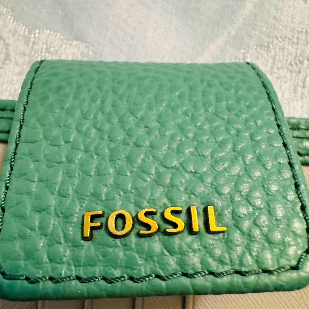 Fossil Green Leather Wallet - Picture 7 of 7